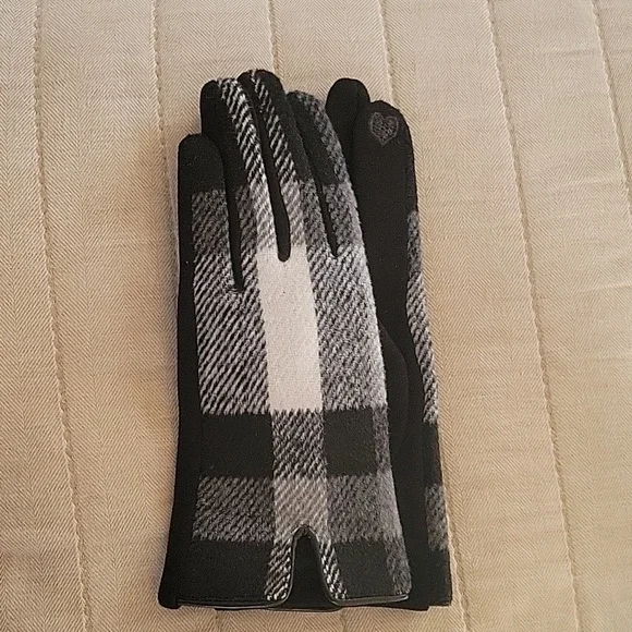 Burberry style warm can touch screen gloves, LV wallet and small bag for watch - Picture 1 of 6